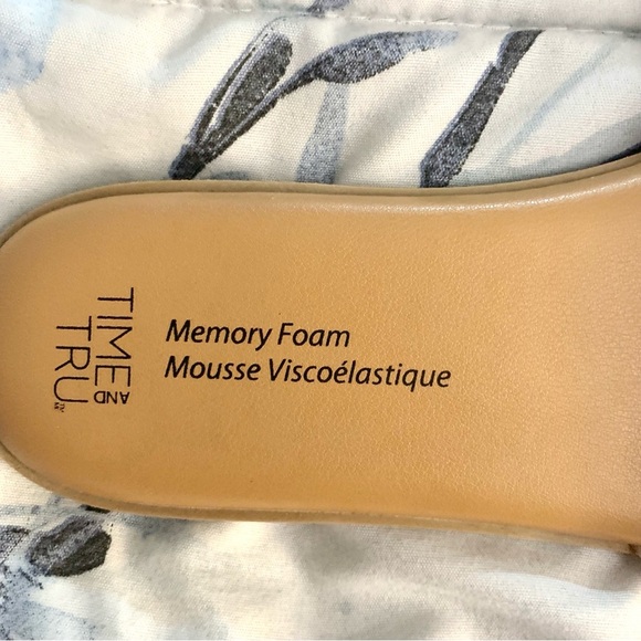 Time & And Tru Slides Sandals Size 7 Memory Foam Zig-Zag Beaded Design - Picture 5 of 6